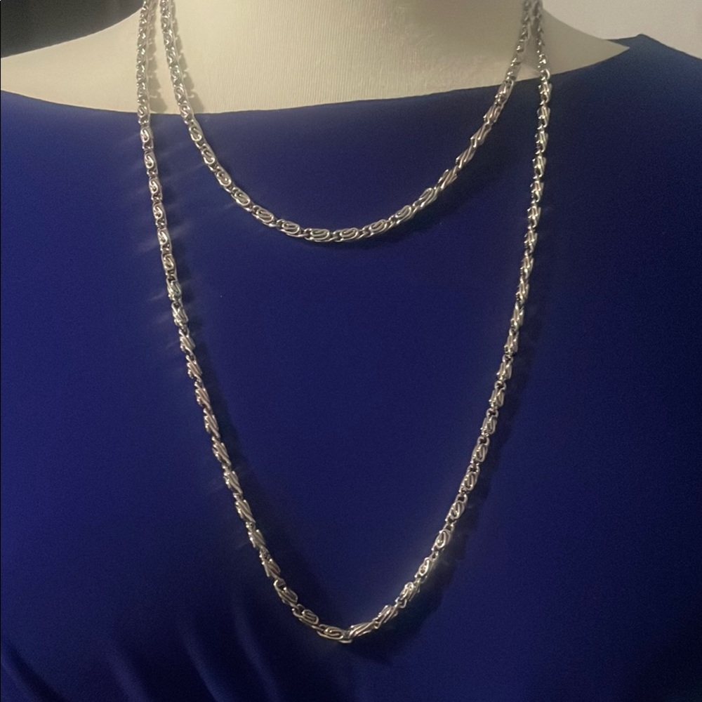 Elegant Silver Chain Necklace